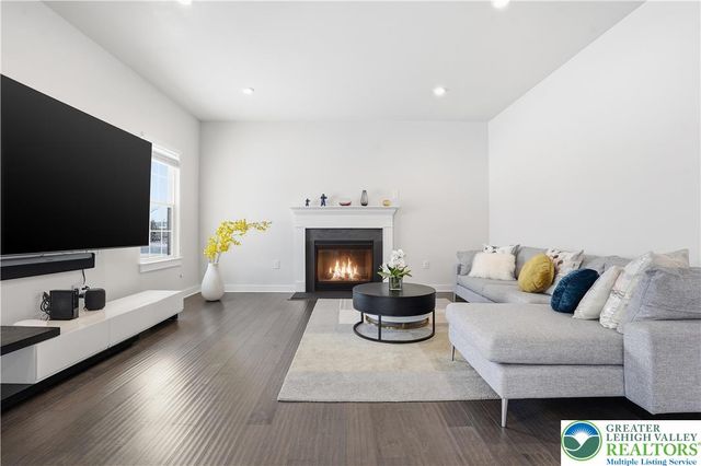 2120 Emanuel Court, Bethlehem Twp, PA 18045