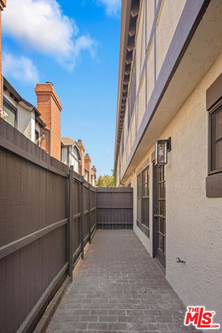 11755 Gateway Boulevard, Los Angeles, CA 90064