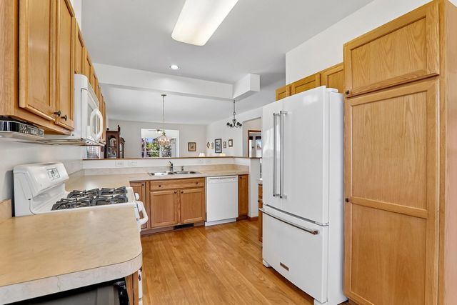 3402 Stretch Run Road, Grayslake, IL 60030
