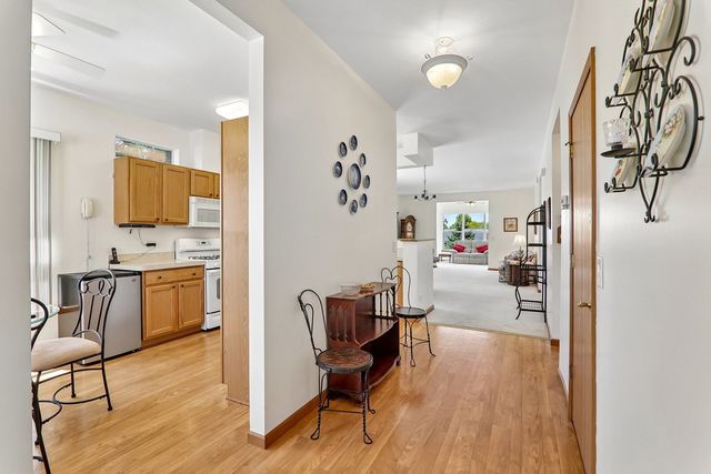 3402 Stretch Run Road, Grayslake, IL 60030