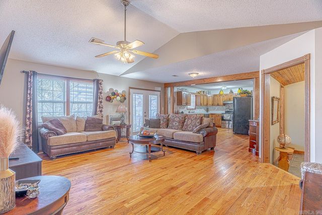 23 Matecumbe Drive, Cherokee Village, AR 72529