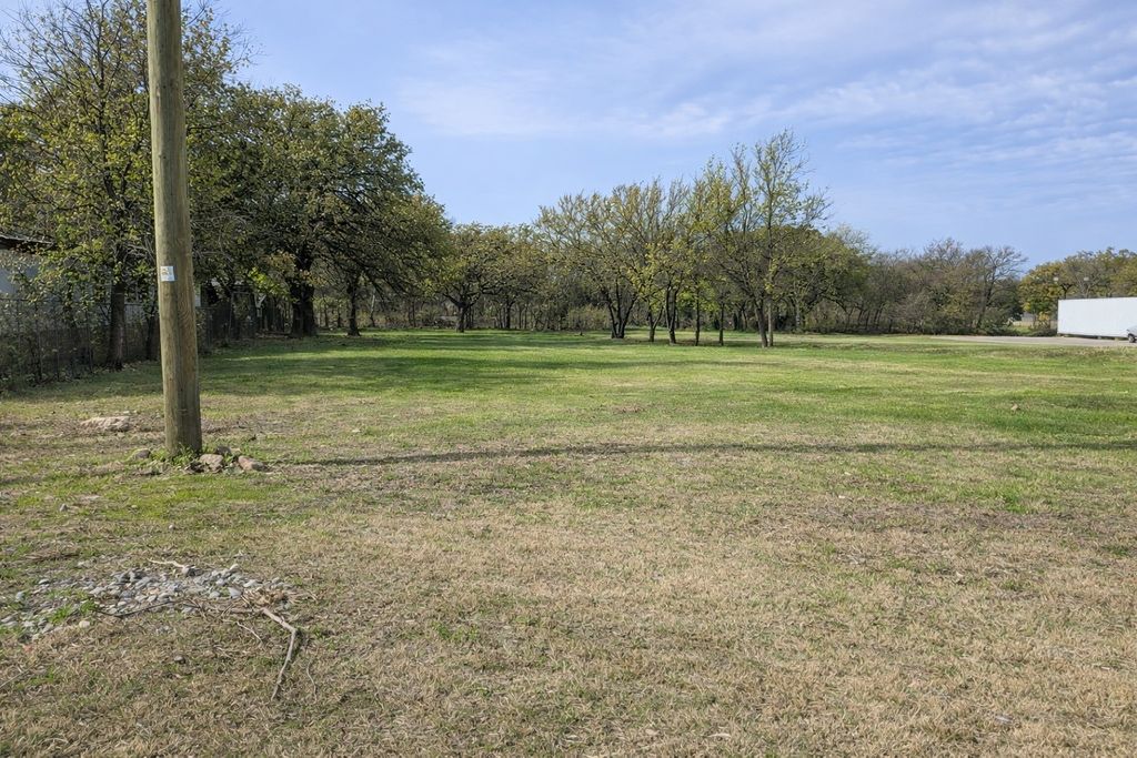 6624 Oak Crest Drive W, Forest Hill, TX 76140