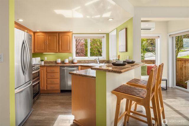 3201 23rd Avenue W, Seattle, WA 98199