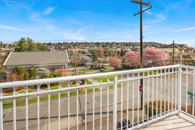 3201 23rd Avenue W, Seattle, WA 98199