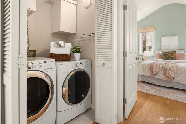 3201 23rd Avenue W, Seattle, WA 98199