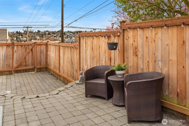 3201 23rd Avenue W, Seattle, WA 98199