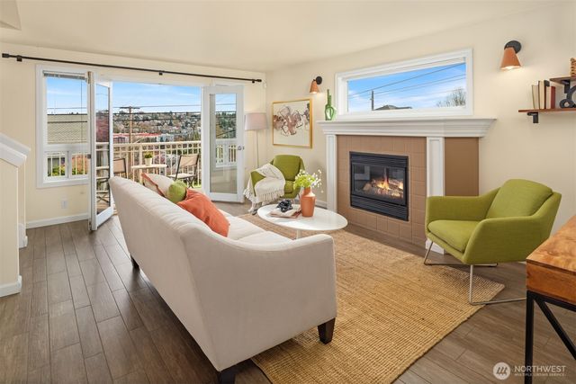 3201 23rd Avenue W, Seattle, WA 98199