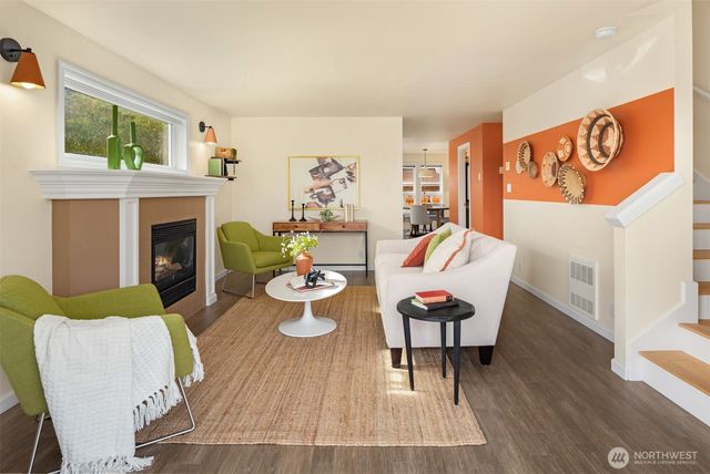 3201 23rd Avenue W, Seattle, WA 98199