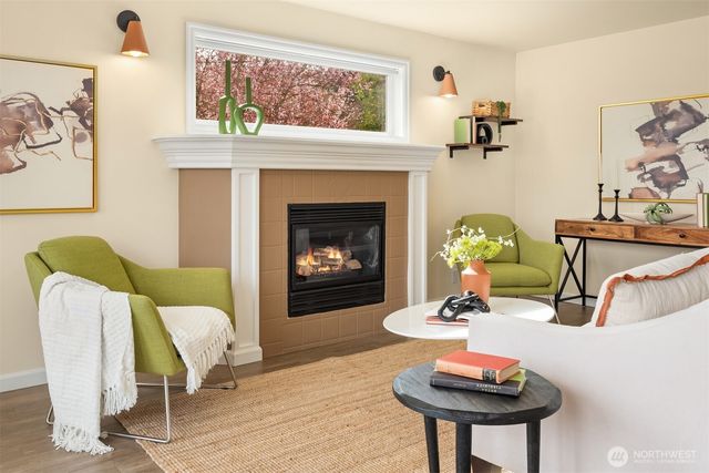 3201 23rd Avenue W, Seattle, WA 98199