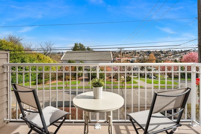 3201 23rd Avenue W, Seattle, WA 98199