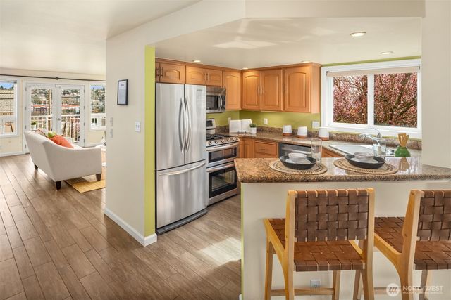 3201 23rd Avenue W, Seattle, WA 98199