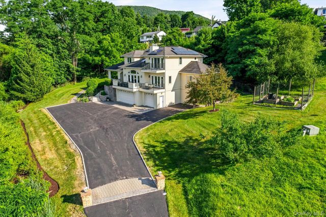 2 Half Moon Ridge, Cornwall On Hudson, NY 12520