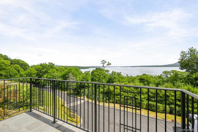 2 Half Moon Ridge, Cornwall On Hudson, NY 12520