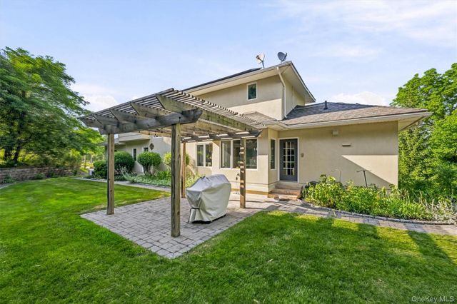 2 Half Moon Ridge, Cornwall On Hudson, NY 12520
