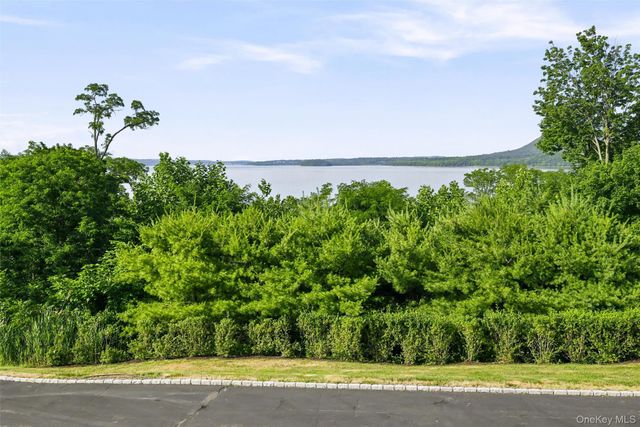 2 Half Moon Ridge, Cornwall On Hudson, NY 12520