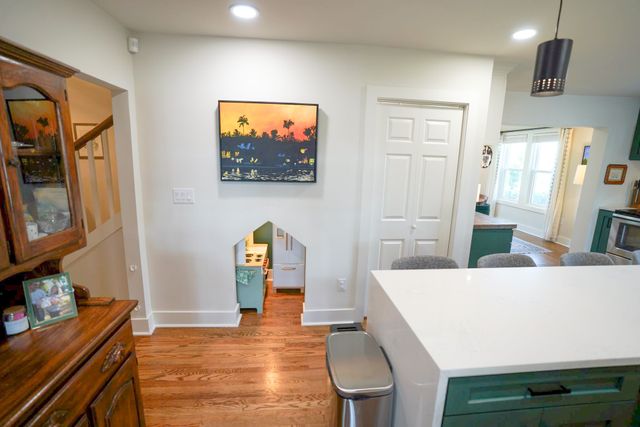2518 Sharondale Dr, Nashville, TN 37215