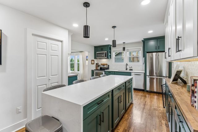 2518 Sharondale Dr, Nashville, TN 37215