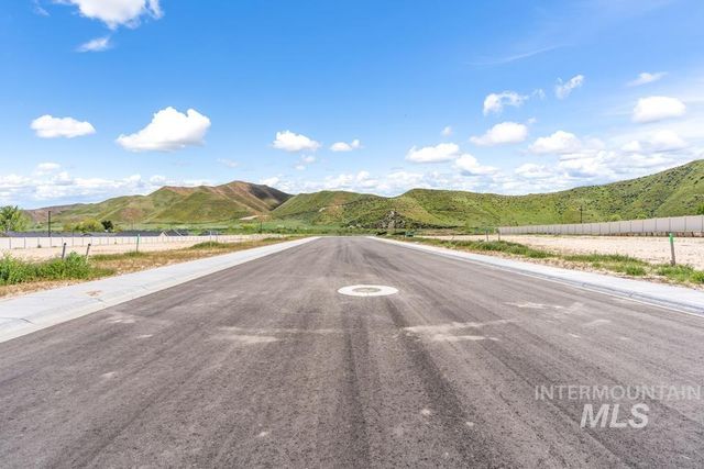 2732 Soulen Drive, Emmett, ID 83617