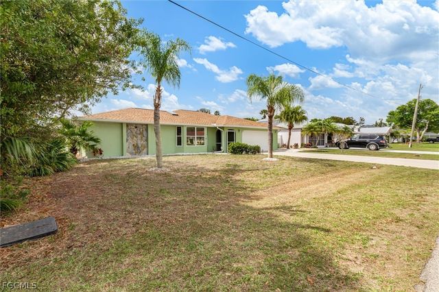 441 Corrientes CIR, Punta Gorda, FL 33983