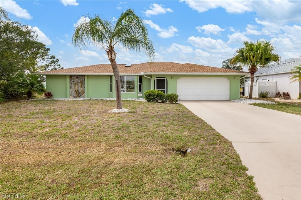 441 Corrientes CIR, Punta Gorda, FL 33983