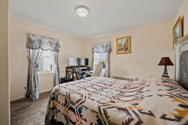 293 85th Avenue, Floral Park, NY 11001