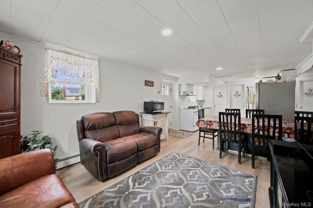 293 85th Avenue, Floral Park, NY 11001