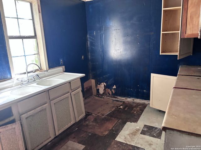 222 Sandmeyer, San Antonio, TX 78208