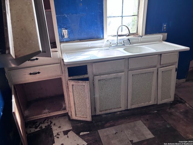 222 Sandmeyer, San Antonio, TX 78208