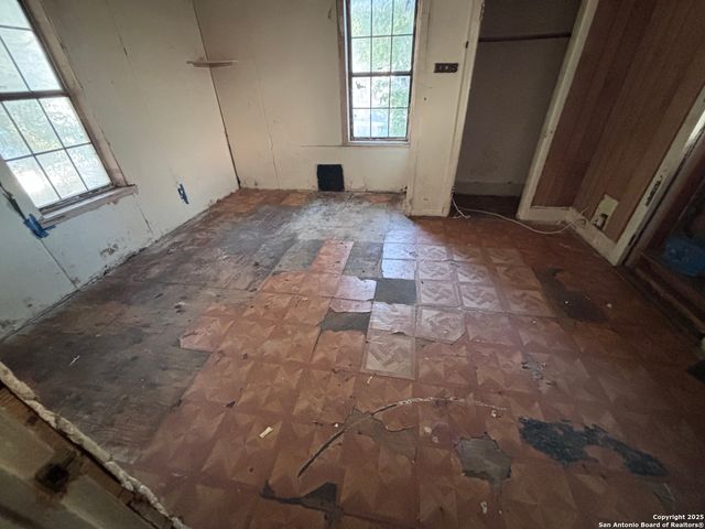 222 Sandmeyer, San Antonio, TX 78208