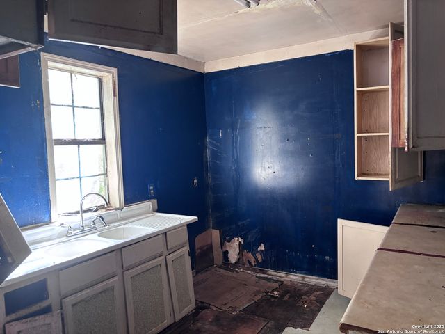 222 Sandmeyer, San Antonio, TX 78208