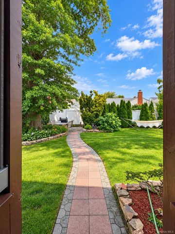 94 massapequa Avenue, Massapequa, NY 11758