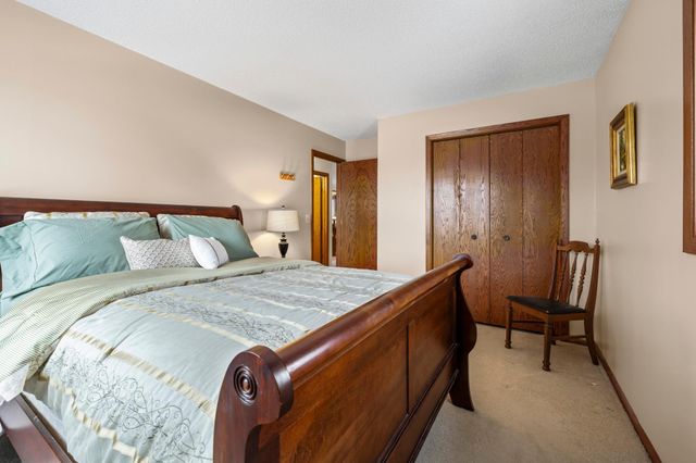 1112 67th Avenue N, Brooklyn Center, MN 55430