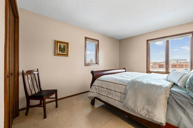 1112 67th Avenue N, Brooklyn Center, MN 55430