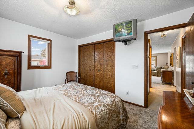 1112 67th Avenue N, Brooklyn Center, MN 55430