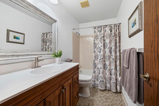 1112 67th Avenue N, Brooklyn Center, MN 55430