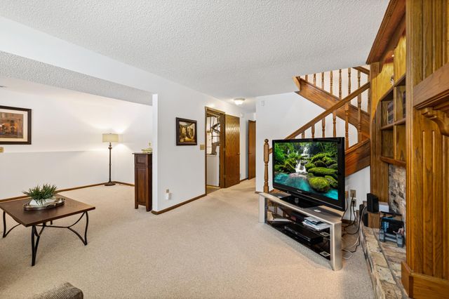 1112 67th Avenue N, Brooklyn Center, MN 55430