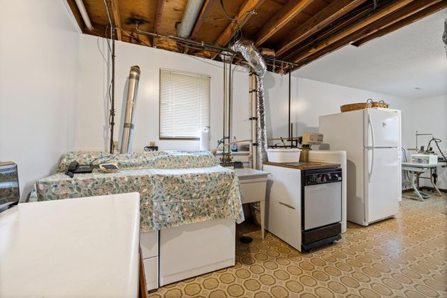 1112 67th Avenue N, Brooklyn Center, MN 55430