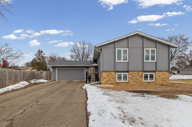 1112 67th Avenue N, Brooklyn Center, MN 55430