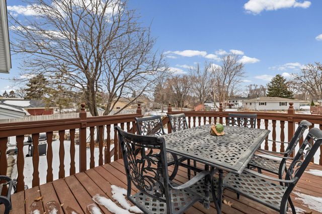 1112 67th Avenue N, Brooklyn Center, MN 55430