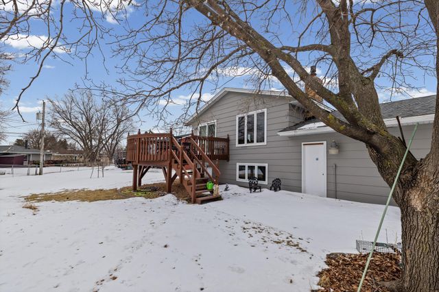 1112 67th Avenue N, Brooklyn Center, MN 55430