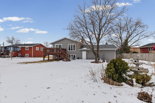 1112 67th Avenue N, Brooklyn Center, MN 55430