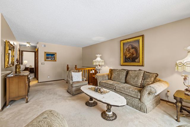 1112 67th Avenue N, Brooklyn Center, MN 55430