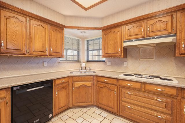 3906 Castle Drive, Rowlett, TX 75089