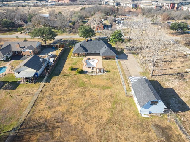 3906 Castle Drive, Rowlett, TX 75089