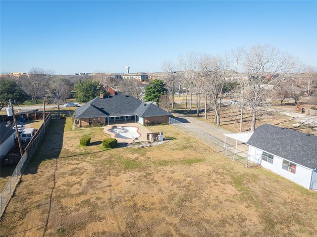 3906 Castle Drive, Rowlett, TX 75089