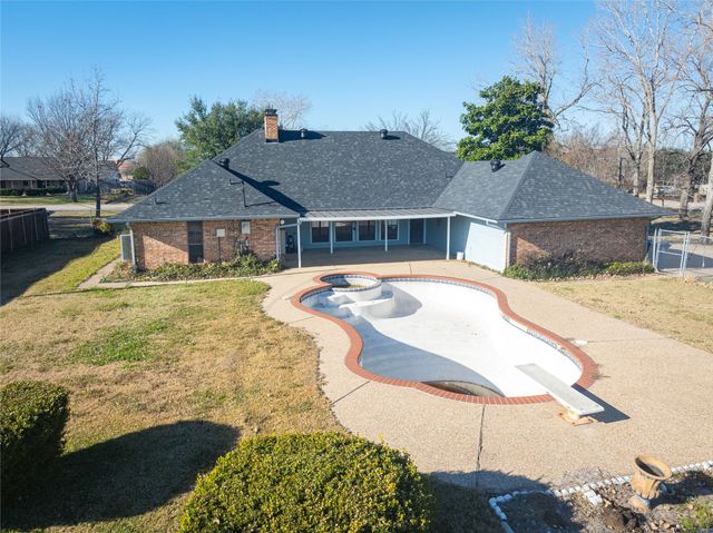 3906 Castle Drive, Rowlett, TX 75089