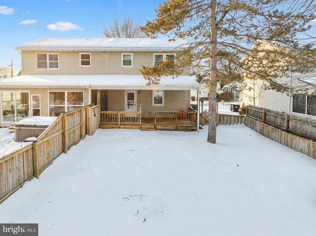 302 WESTMINSTER AVE, Hanover, PA 17331