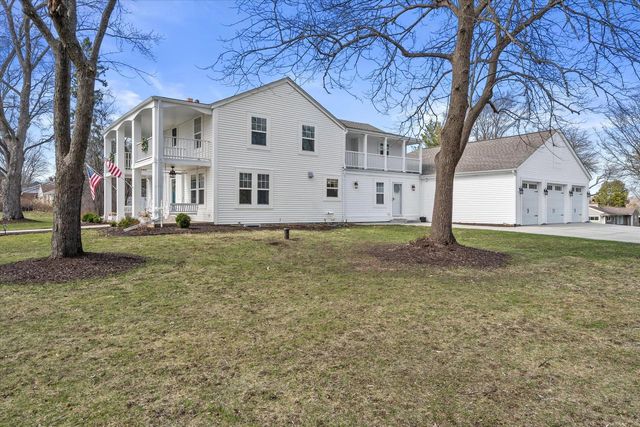 17730 Greenbrier DRIVE, Brookfield, WI 53045