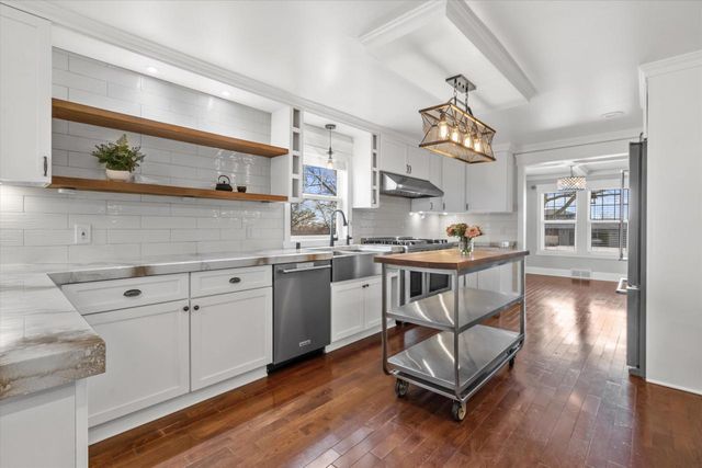 17730 Greenbrier DRIVE, Brookfield, WI 53045