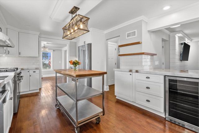 17730 Greenbrier DRIVE, Brookfield, WI 53045